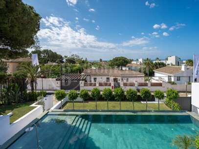 Villa Azure Oasis - Modern villa vid stranden