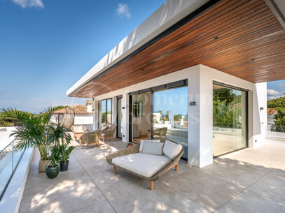 Villa Azure Oasis - Modern villa vid stranden