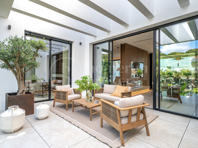 Villa Azure Oasis - Modern villa vid stranden