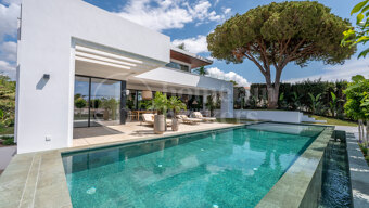 Villa Azure Oasis - Contemporary Beachside Villa