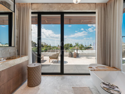Villa Azure Oasis - Modern villa vid stranden