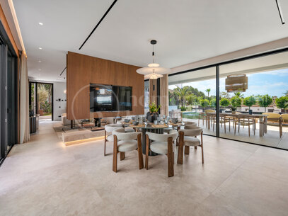 Villa Azure Oasis - Modern villa vid stranden