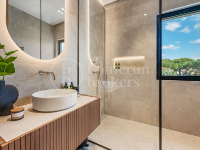 Villa Azure Oasis - Modern villa vid stranden