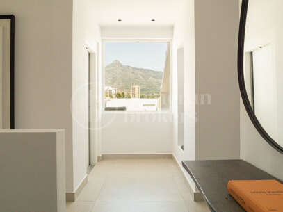 Penthouse Las Lolas – Renovated Penthouse for Sale in Nueva Andalucía