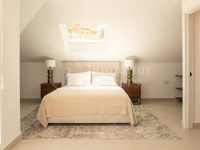 Penthouse Las Lolas – Renovated Penthouse for Sale in Nueva Andalucía