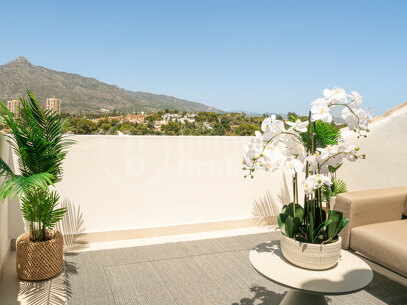 Penthouse Las Lolas – Renovated Penthouse for Sale in Nueva Andalucía