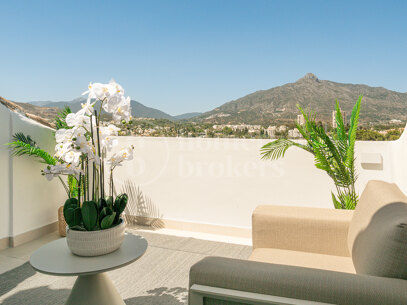 Penthouse Las Lolas – Renovated Penthouse for Sale in Nueva Andalucía