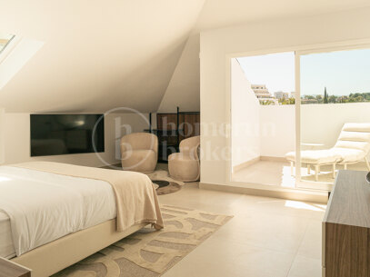 Penthouse Las Lolas – Renovated Penthouse for Sale in Nueva Andalucía