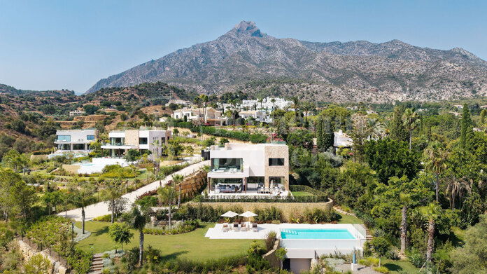 Villa Harmony - Lyxig design med privat spa och panoramautsikt över havet i Marbella Hill Club