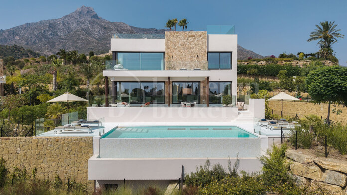 Villa Haven - Contemporary Luxury with a Private Spa in Marbella Hill Club