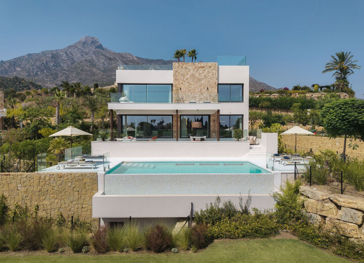 Luxury Villa For Sale In Marbella Hill Club