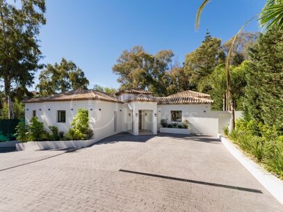 Villa Camelia - Elegant Villa i La Cerquilla, Nueva Andalusien