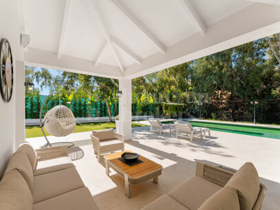 Villa Camelia - Elegant Villa i La Cerquilla, Nueva Andalusien
