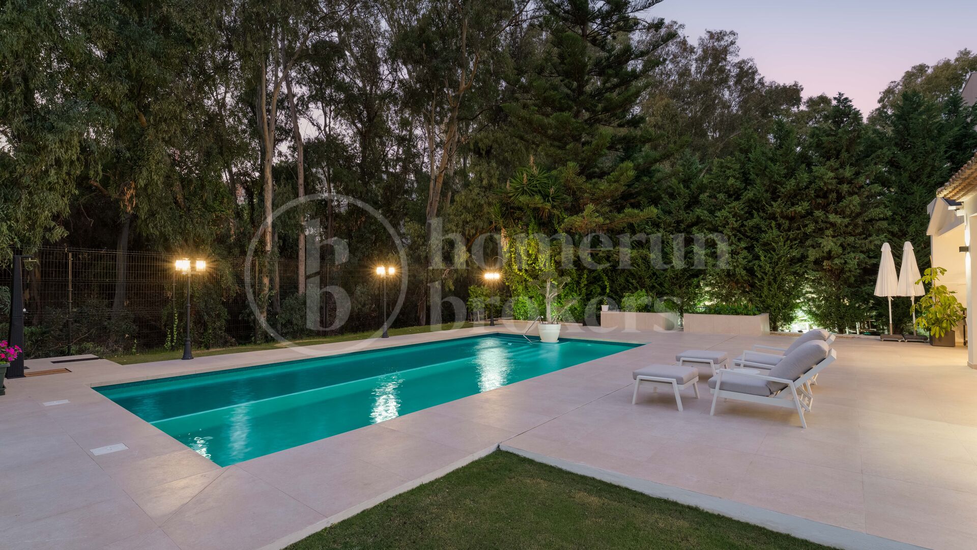 Villa Camelia - Elegant Villa i La Cerquilla, Nueva Andalusien
