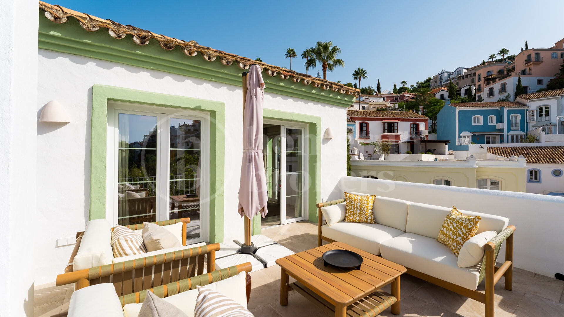 Casa Caritha - Renovated Townhouse with Sea Views for Long-Term Rent in La Heredia