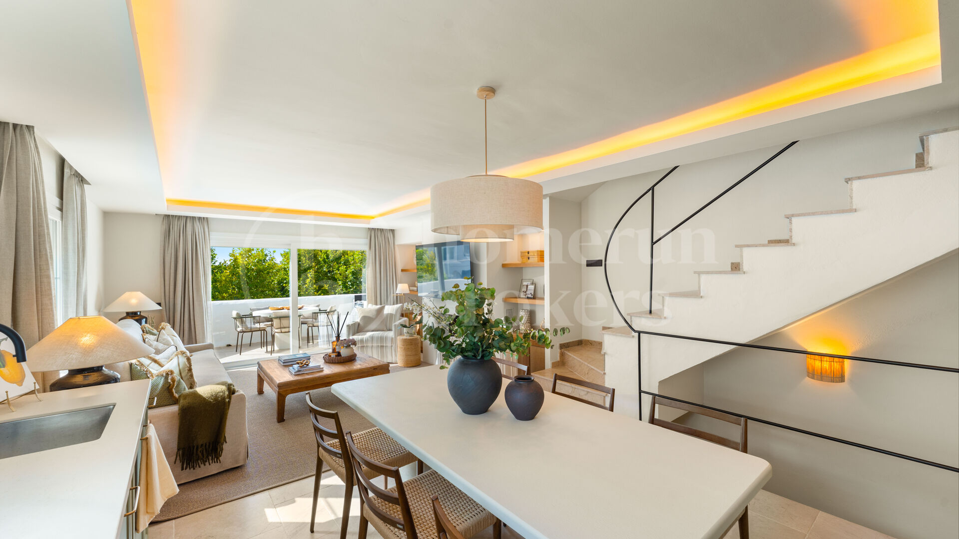 Casa Caritha - Renovated Townhouse with Sea Views for Long-Term Rent in La Heredia