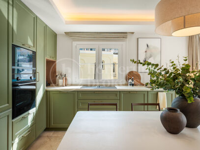 Casa Caritha - Renovated Townhouse with Sea Views for Long-Term Rent in La Heredia