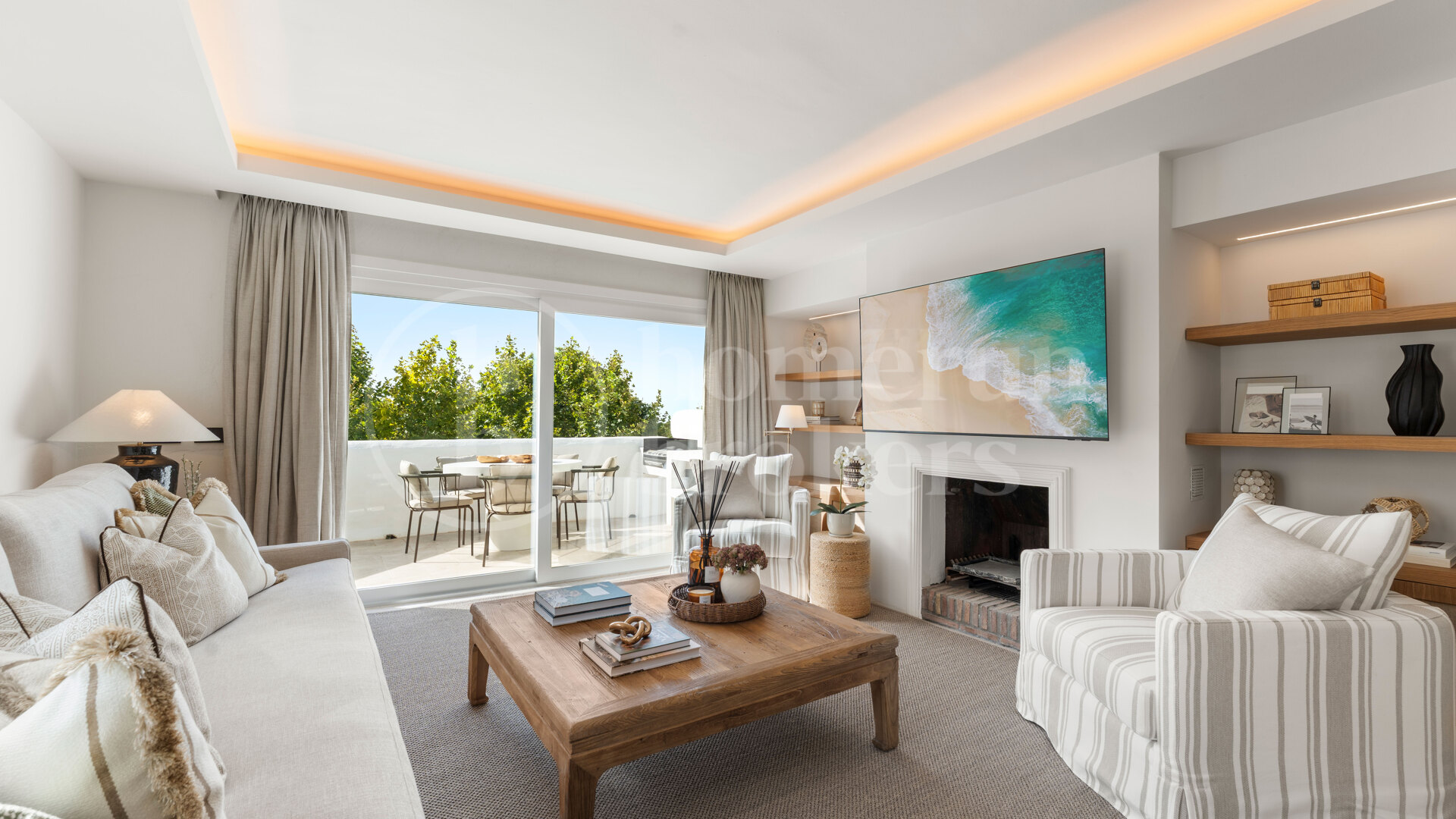 Casa Caritha - Renovated Townhouse with Sea Views for Long-Term Rent in La Heredia