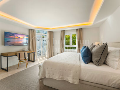 Casa Caritha - Renovated Townhouse with Sea Views for Long-Term Rent in La Heredia