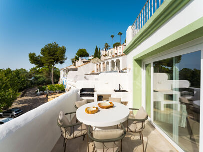 Casa Caritha - Renovated Townhouse with Sea Views for Long-Term Rent in La Heredia