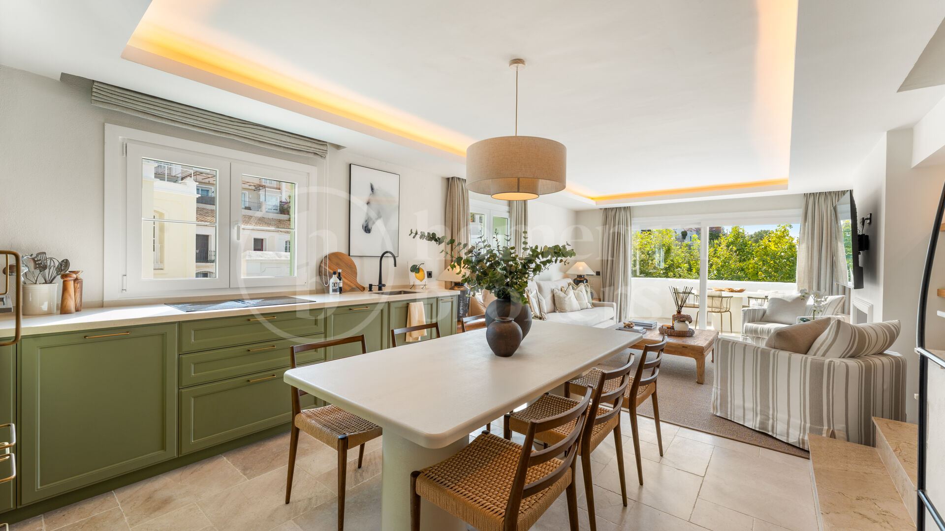 Casa Caritha - Renovated Townhouse with Sea Views for Long-Term Rent in La Heredia