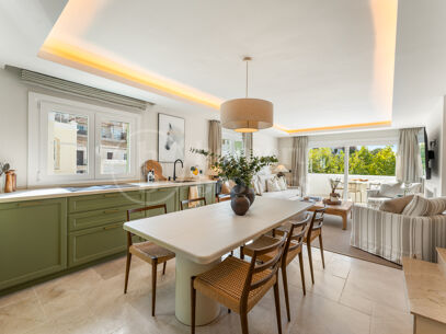 Casa Caritha - Renovated Townhouse with Sea Views for Long-Term Rent in La Heredia