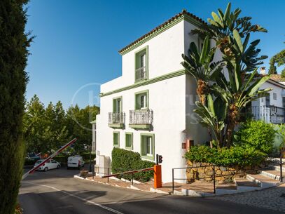 Casa Caritha - Renovated Townhouse with Sea Views for Long-Term Rent in La Heredia