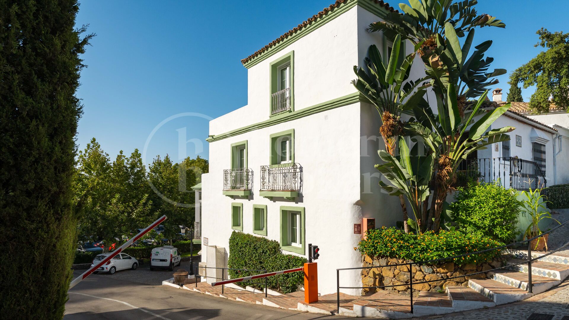 Casa Caritha - Renovated Townhouse with Sea Views for Long-Term Rent in La Heredia
