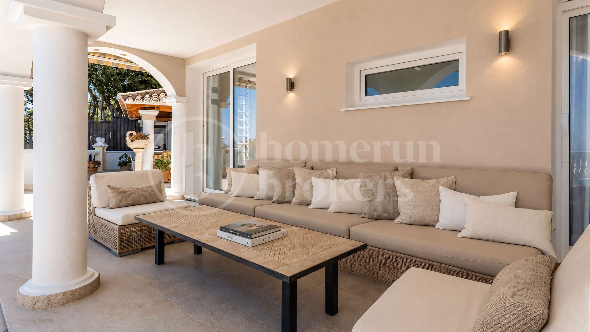 Villa El Herrojo - Lyxvilla med 6 sovrum för uthyrning och panoramautsikt över havet