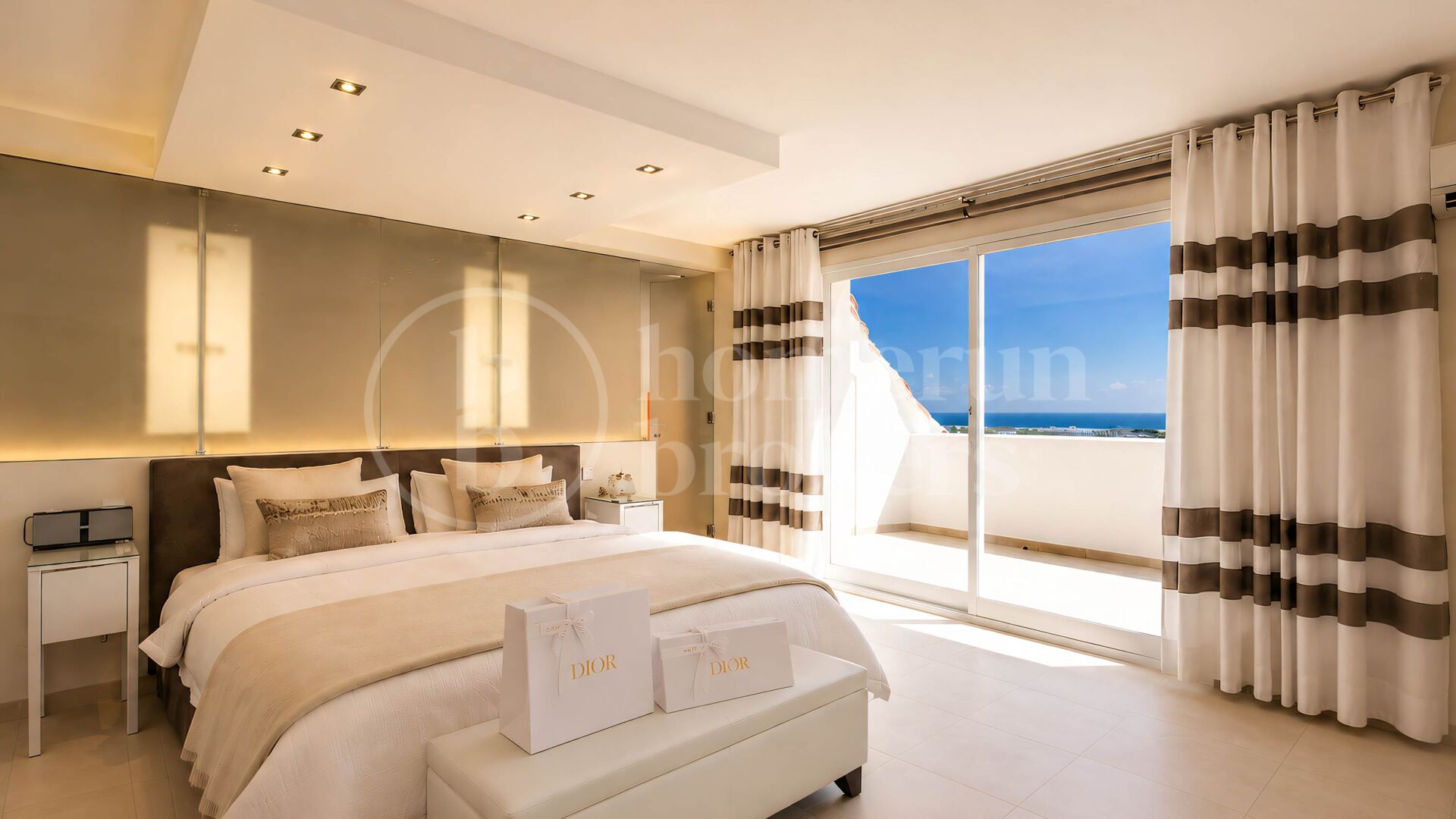 Villa El Herrojo - Lyxvilla med 6 sovrum för uthyrning och panoramautsikt över havet