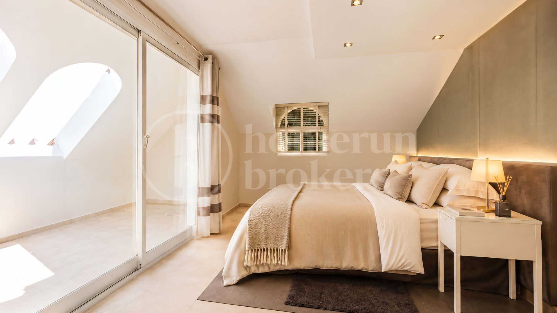 Villa El Herrojo - Lyxvilla med 6 sovrum för uthyrning och panoramautsikt över havet