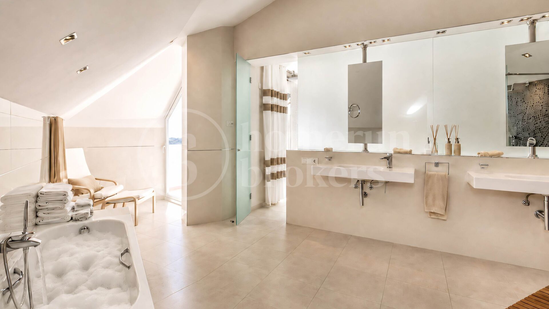 Villa El Herrojo - Lyxvilla med 6 sovrum för uthyrning och panoramautsikt över havet