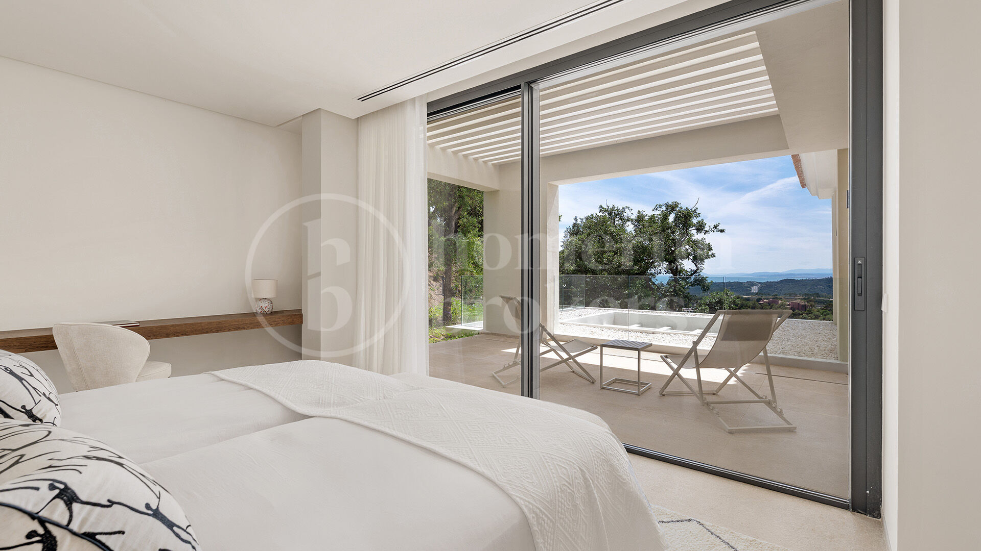 Villa Quercus - Contemporary Luxury Villa with Panoramic Sea Views