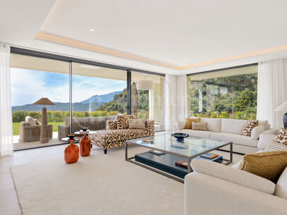 Villa Quercus - Contemporary Luxury Villa with Panoramic Sea Views