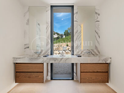 Villa Quercus - Contemporary Luxury Villa with Panoramic Sea Views