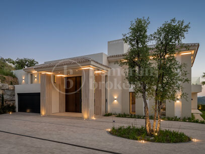 Villa Quercus - Contemporary Luxury Villa with Panoramic Sea Views