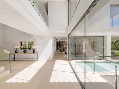 Villa Quercus - Contemporary Luxury Villa with Panoramic Sea Views