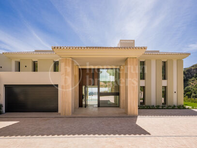 Villa Quercus - Contemporary Luxury Villa with Panoramic Sea Views
