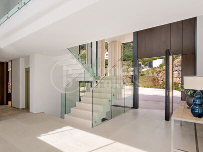 Villa Quercus - Contemporary Luxury Villa with Panoramic Sea Views