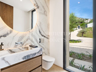 Villa Quercus - Contemporary Luxury Villa with Panoramic Sea Views