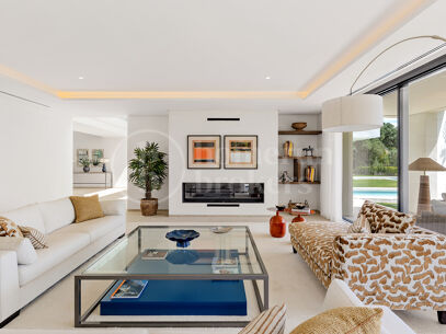 Villa Quercus - Contemporary Luxury Villa with Panoramic Sea Views