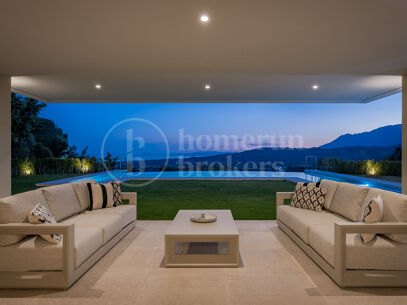 Villa Quercus - Contemporary Luxury Villa with Panoramic Sea Views