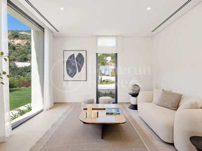 Villa Quercus - Contemporary Luxury Villa with Panoramic Sea Views