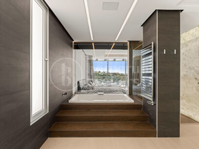 Villa Kasia – Modern villa med panoramautsikt över havet