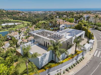 Villa Kasia – Modern villa med panoramautsikt över havet