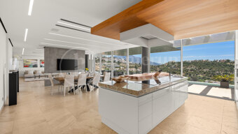Villa Kasia – Contemporary Villa with Panoramic Sea Views