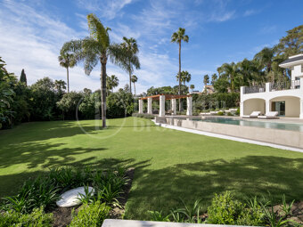 Villa till försäljning i Nueva Andalucia, Marbella (alla områden)