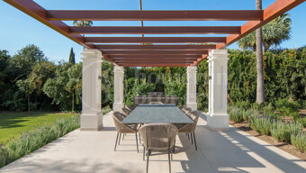 Villa Monte Blanco - Luxury Contemporary Villa in the Golf Valley