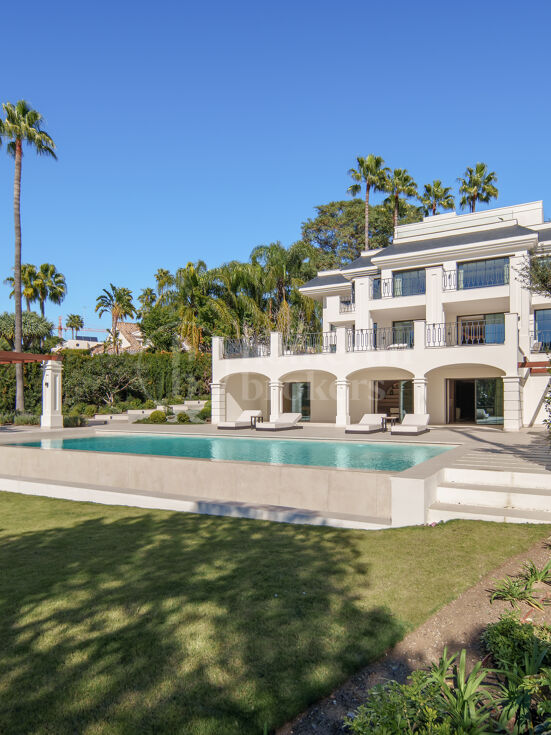 Villa till försäljning i Nueva Andalucia, Marbella (alla områden)