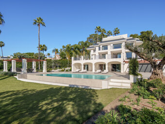 Villa till försäljning i Nueva Andalucia, Marbella (alla områden)